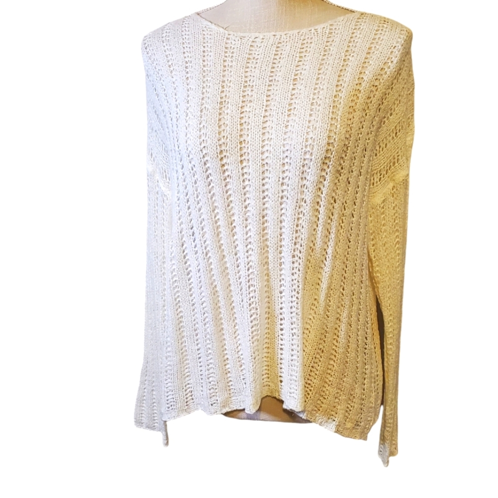 O&O | Women's white open-knit lace long-sleeve pullover sweater. Size small.